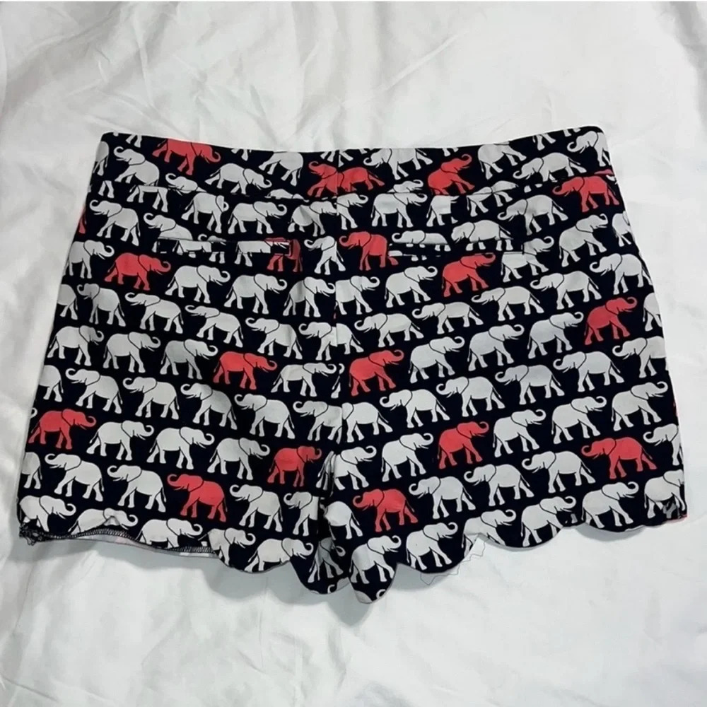 Crown & Ivy  Preppy Scalloped Elephant Print Shorts Size 10 Beachy Summer